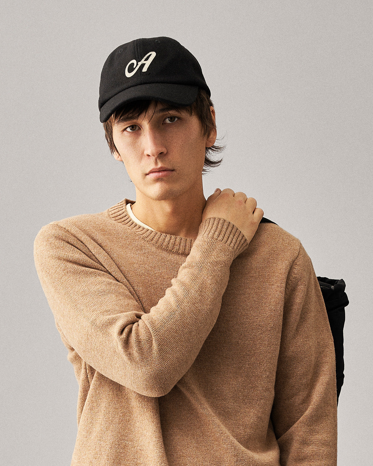 AKMAGNUS CAP - Caviar